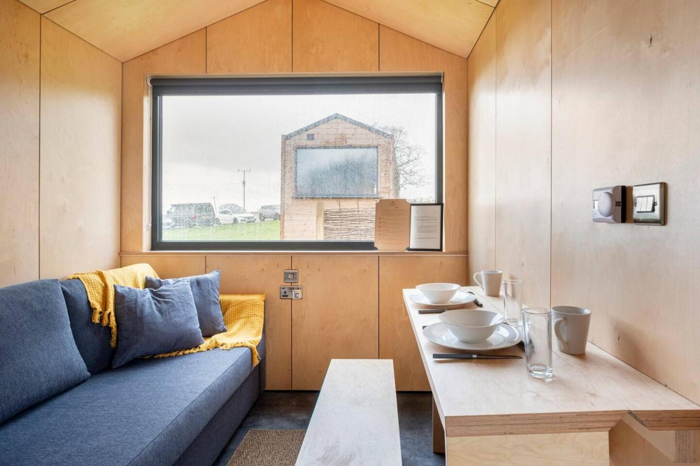 Beautiful Cabins In Herefordshire Countryside Exterior foto
