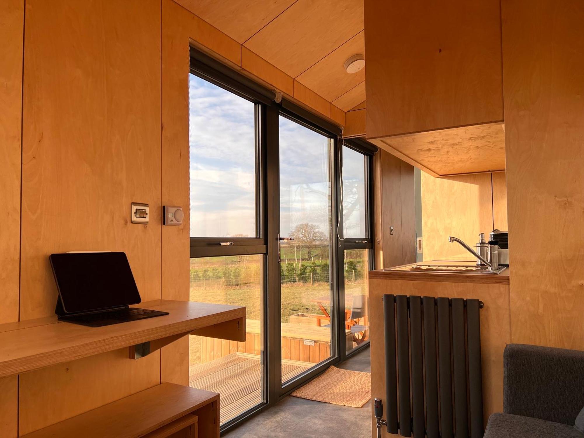 Beautiful Cabins In Herefordshire Countryside Exterior foto