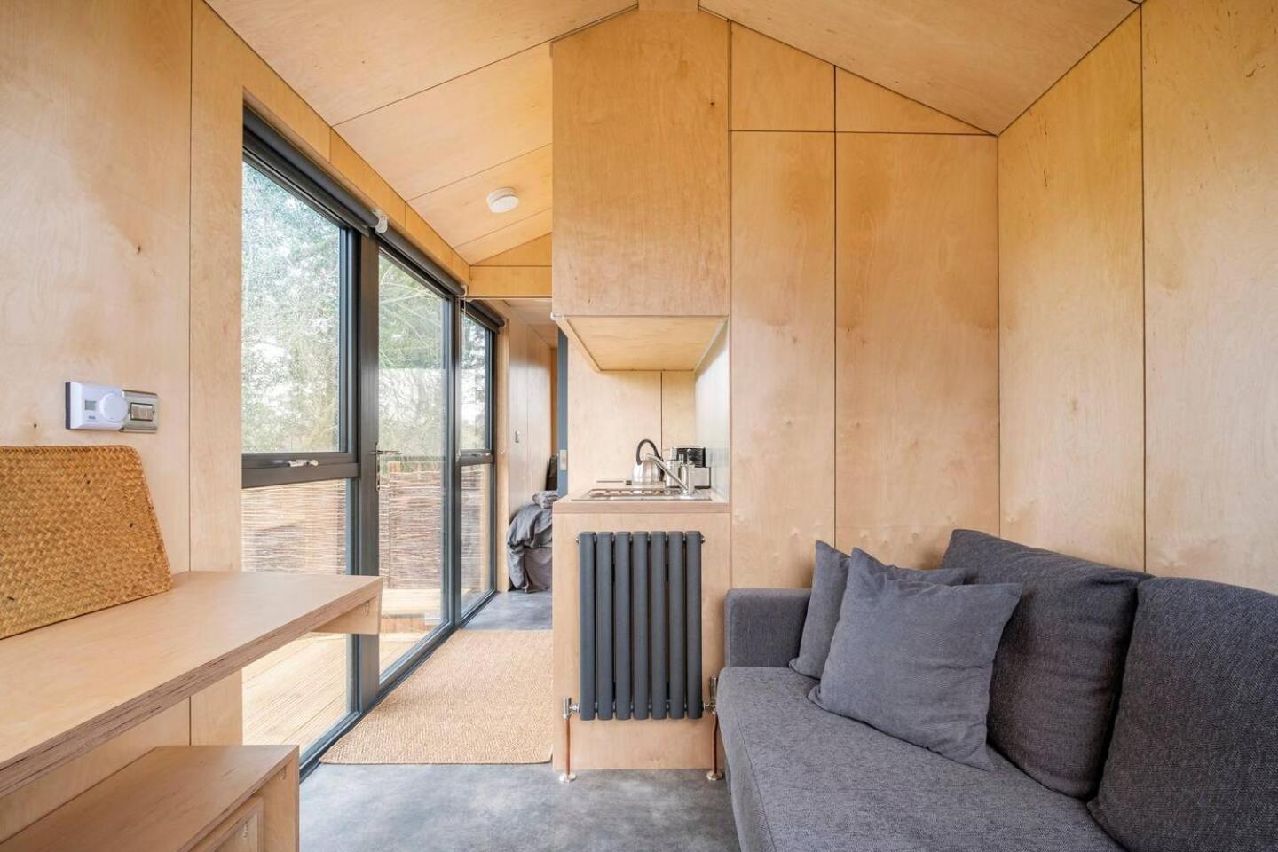 Beautiful Cabins In Herefordshire Countryside Exterior foto
